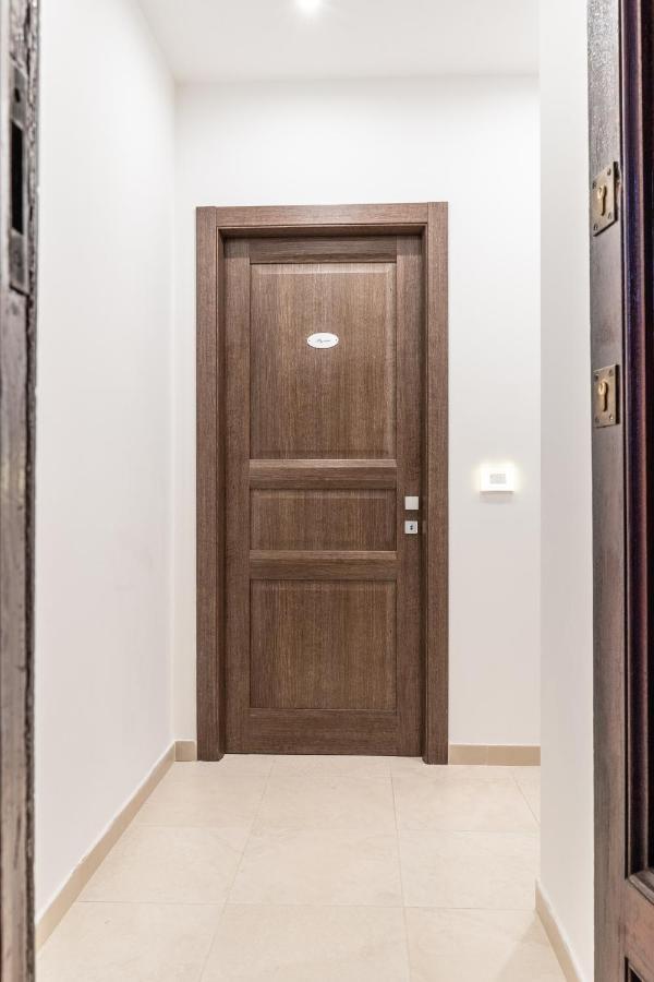 Le Stanze Dei Poeti E Del Vino Hotel ลาสเปเซีย ภายนอก รูปภาพ